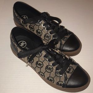 Women’s Black Michael Kors shoes sz. 8.5